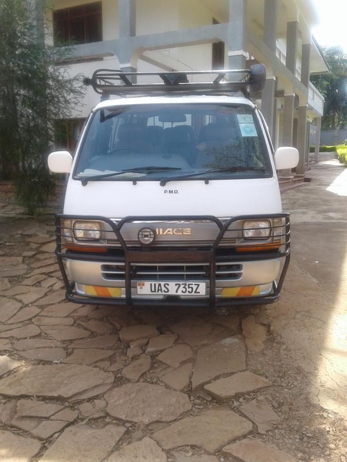 Skyway Hotel Entebbe Kültér fotó