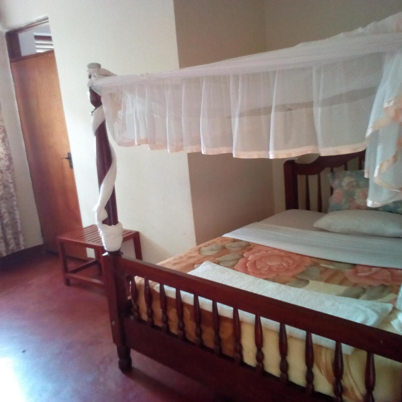 Skyway Hotel Entebbe Kültér fotó