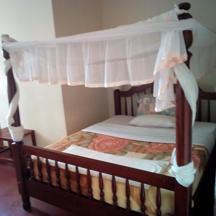 Skyway Hotel Entebbe Kültér fotó